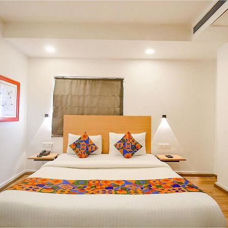 โอโย ทาวน์เฮาส์ 060 แอร์พอร์ต กรีน อาร์เขต Hotel โกลกาตา ภายนอก รูปภาพ