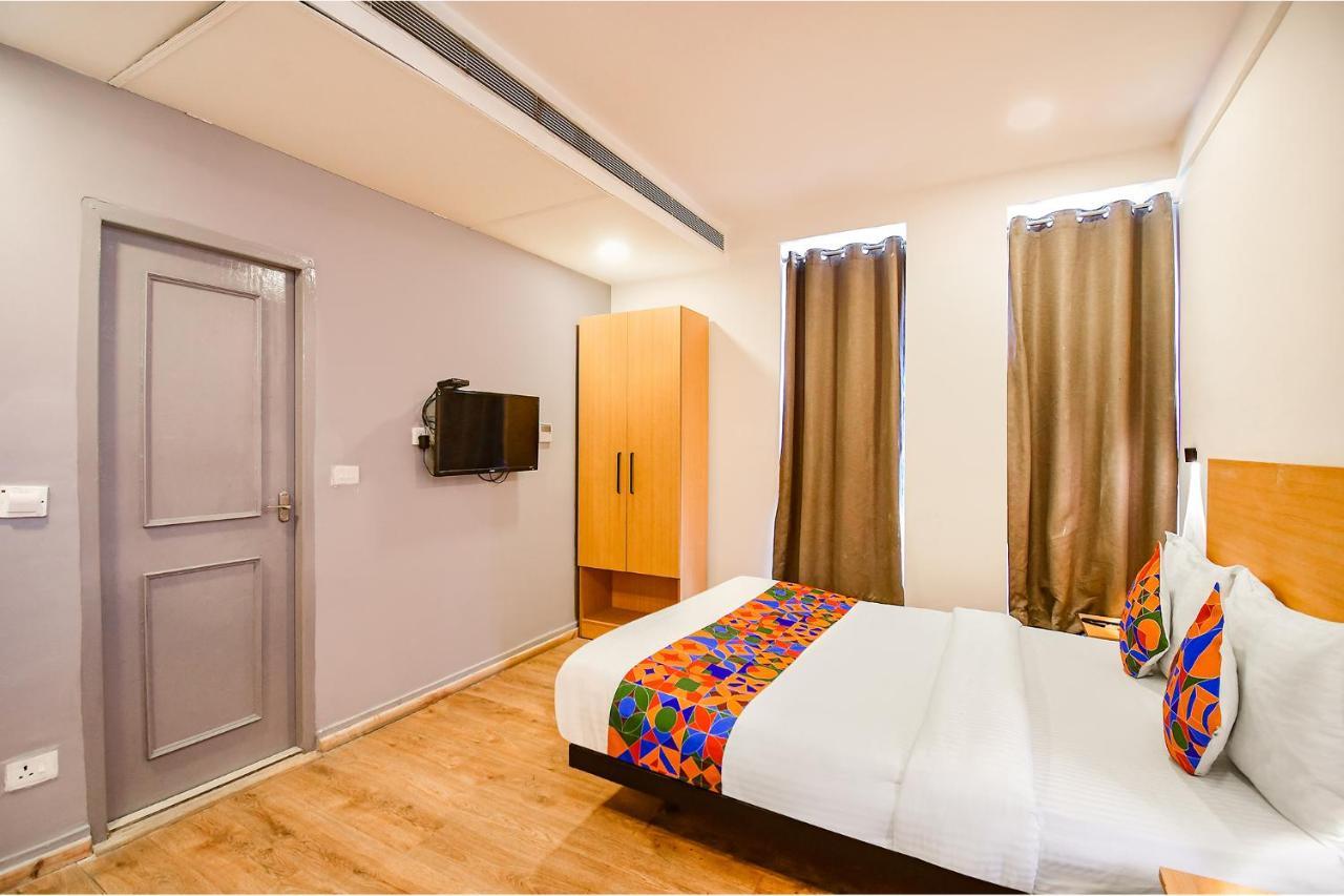 โอโย ทาวน์เฮาส์ 060 แอร์พอร์ต กรีน อาร์เขต Hotel โกลกาตา ภายนอก รูปภาพ