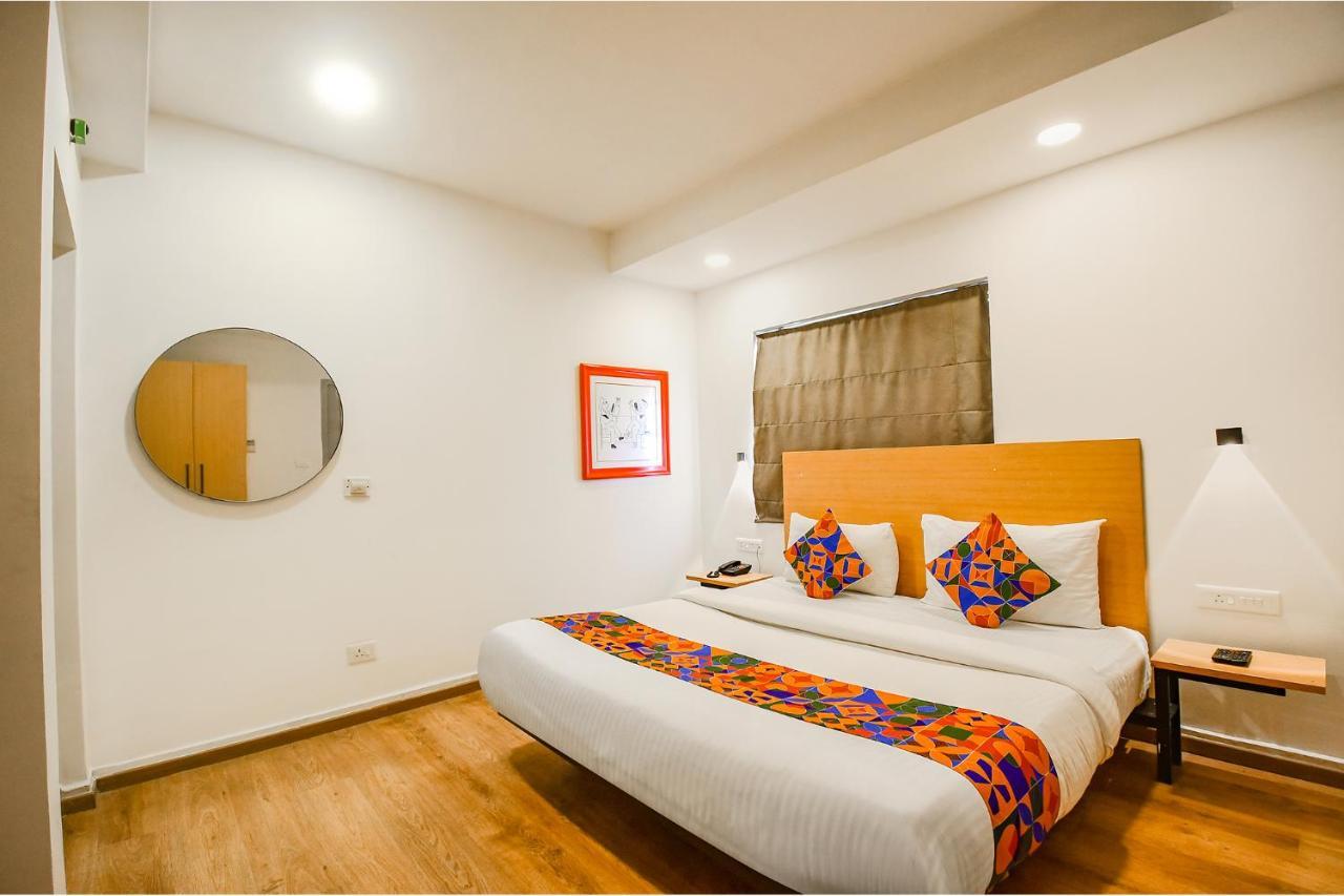 โอโย ทาวน์เฮาส์ 060 แอร์พอร์ต กรีน อาร์เขต Hotel โกลกาตา ภายนอก รูปภาพ