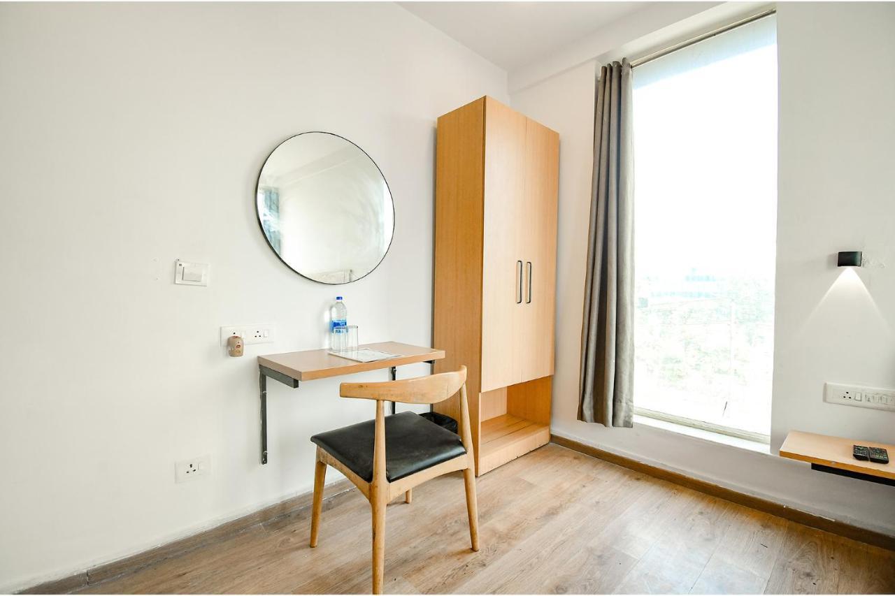 โอโย ทาวน์เฮาส์ 060 แอร์พอร์ต กรีน อาร์เขต Hotel โกลกาตา ภายนอก รูปภาพ