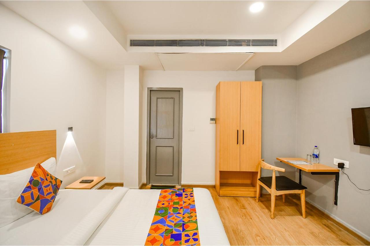 โอโย ทาวน์เฮาส์ 060 แอร์พอร์ต กรีน อาร์เขต Hotel โกลกาตา ภายนอก รูปภาพ